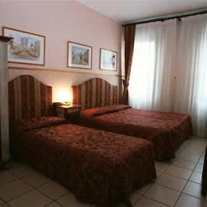 Ariston 3*, Mestre Italien